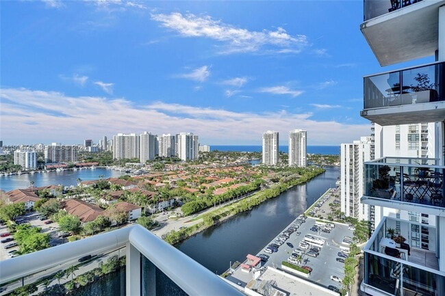 Building Photo - 3625 N Country Club Dr