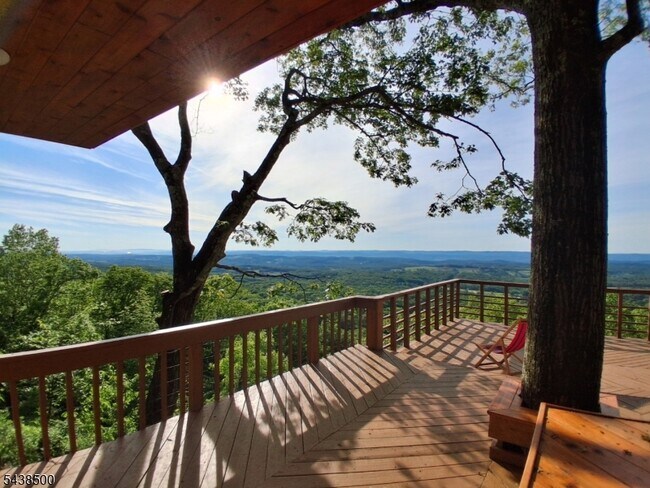 Building Photo - 20 Upper Mountain Rd