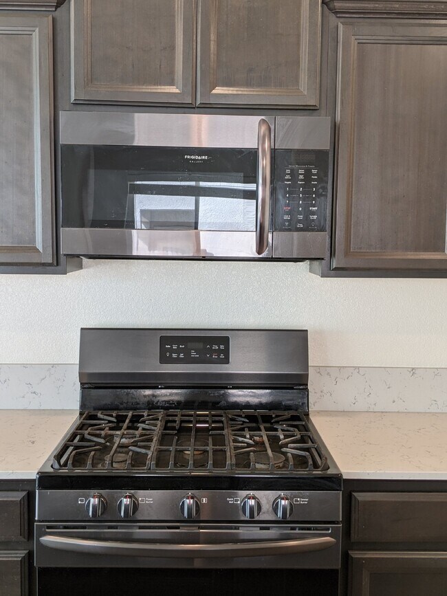 Building Photo - 2312 Vaca Way