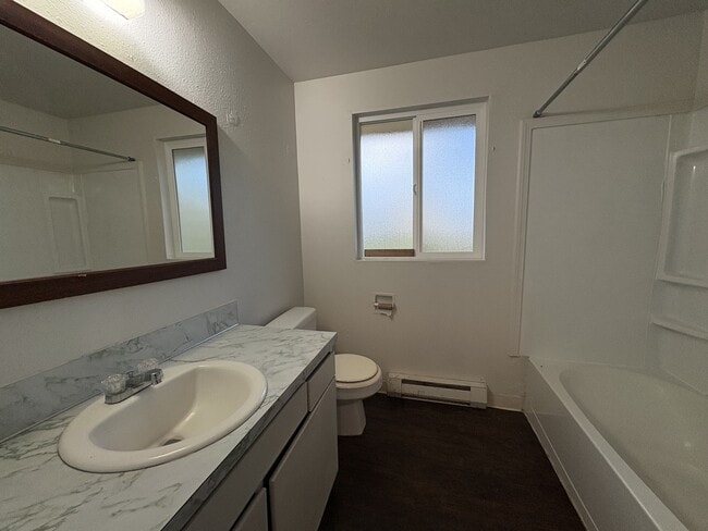 Building Photo - 1838 10th Ave SE