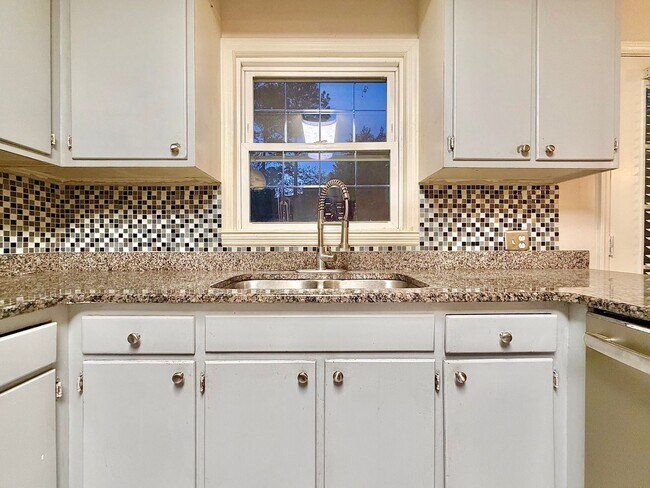 Building Photo - Charming Ranch with Fireplace, Two Living Areas & Large Lot – Minutes to Downtown