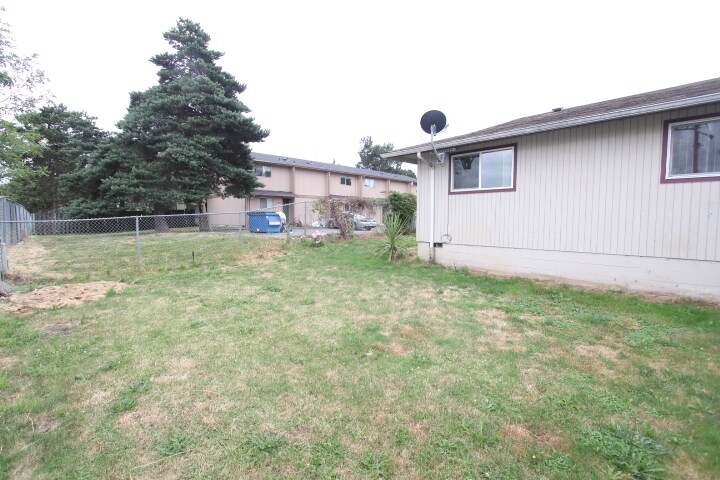 Building Photo - 1647 Salishan St SE