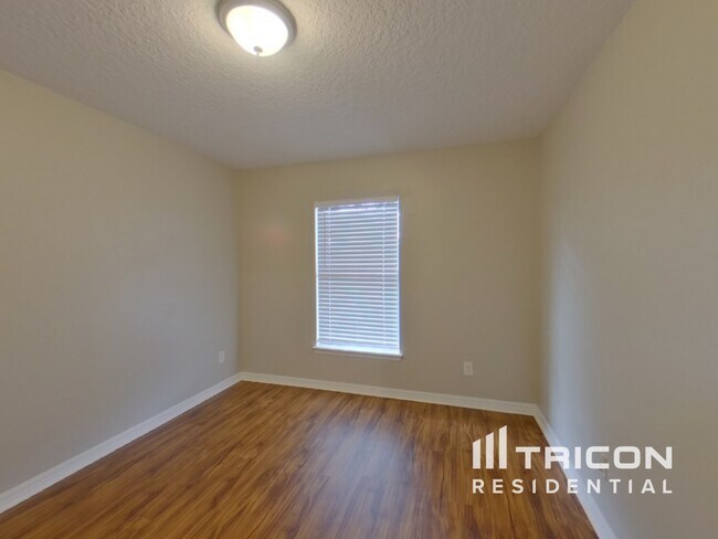 Building Photo - 1512 Clapton Dr