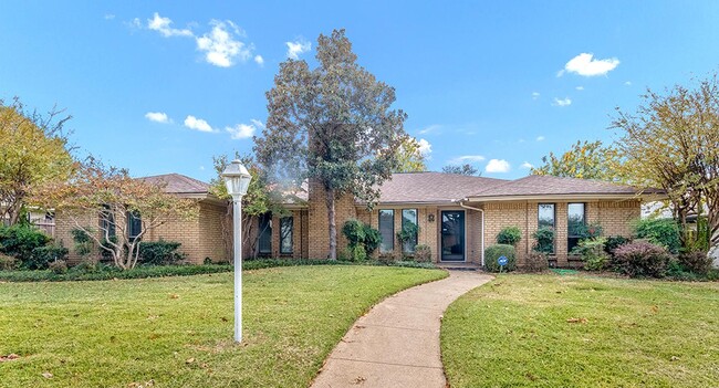 Primary Photo - Updated Plano home near Collin Creek Mall