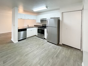 Building Photo - Atlantis Cove