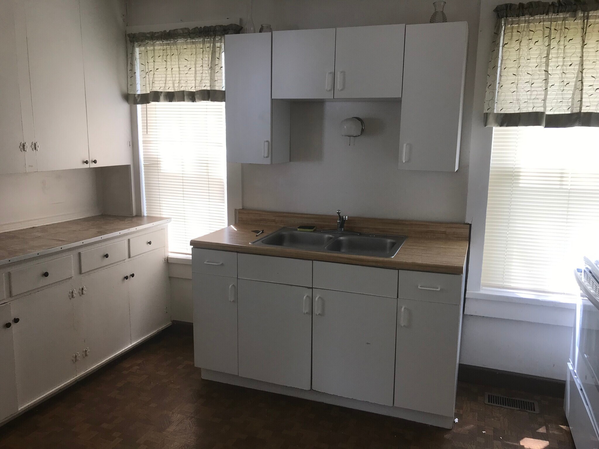 Building Photo - 336 N Main St