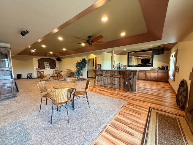 Building Photo - Luxury Furnished Executive Home with Entertainers Basement, Trex Deck & 3-Car Garage