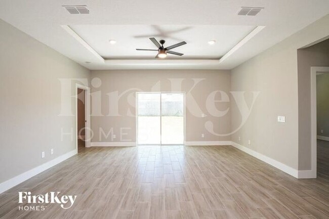 Building Photo - 51 Inconnu Dr