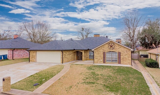 Building Photo - 1909 Castlegate St