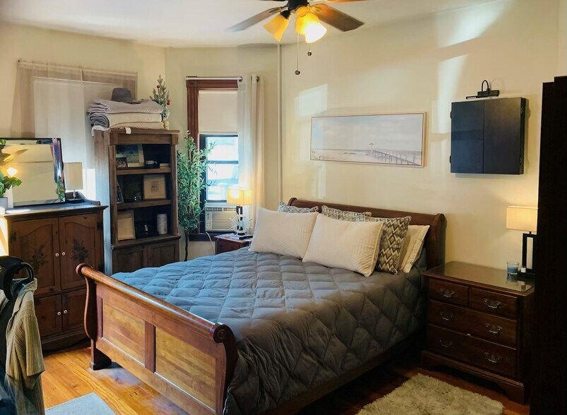 Bedroom 1 - 112 Marine Rd