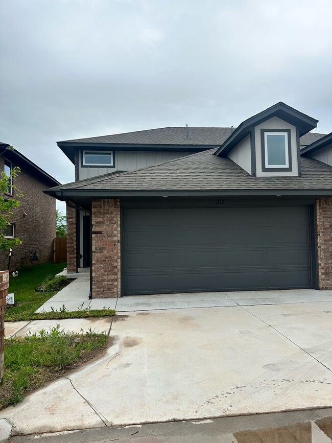 Building Photo - 1st Month Free!