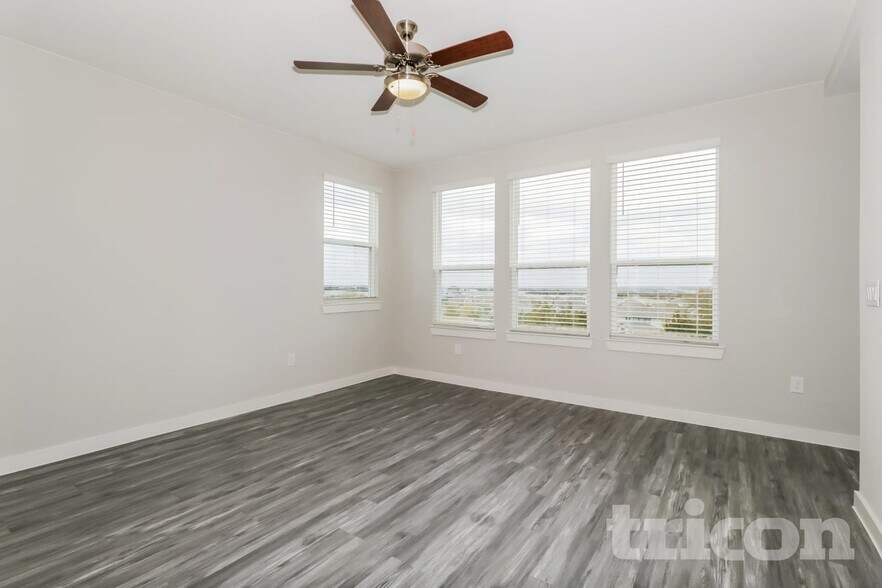 Building Photo - 548 Raglands Rd