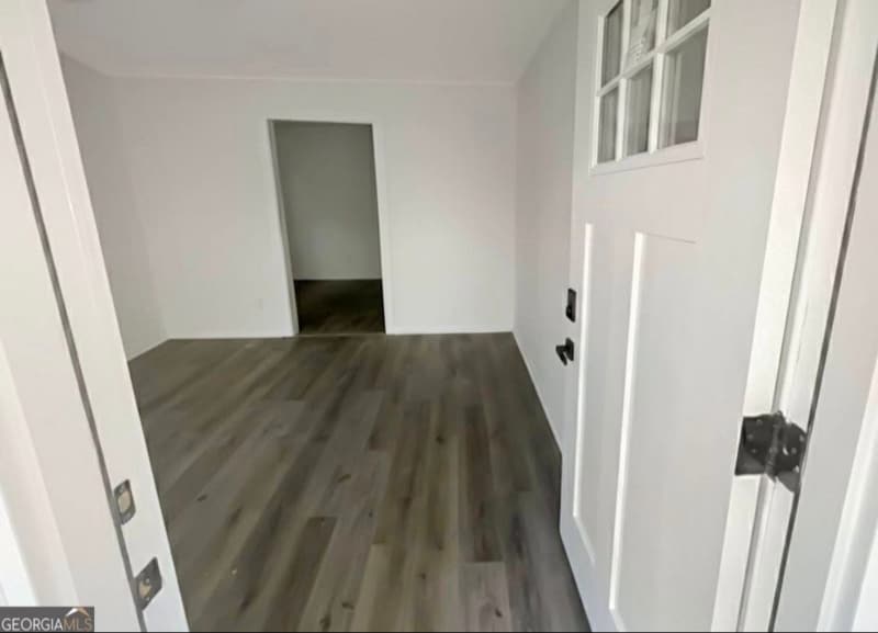 Building Photo - 305 Chestnut St