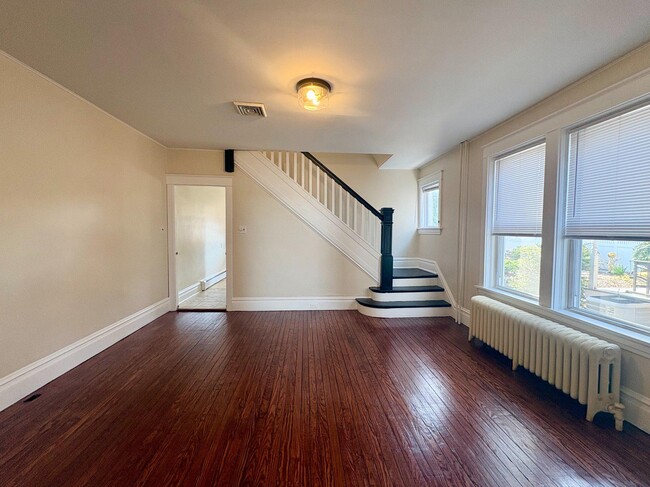 Building Photo - 616 N Front St