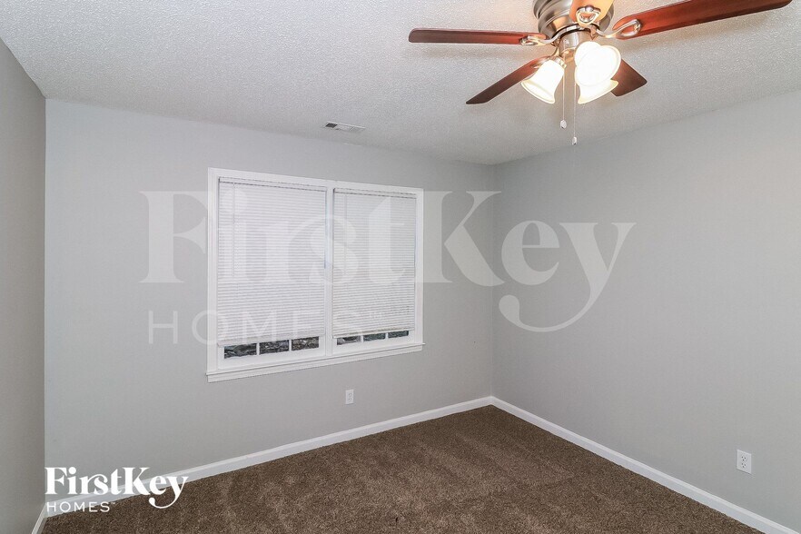 Building Photo - 206 Whitney Ln