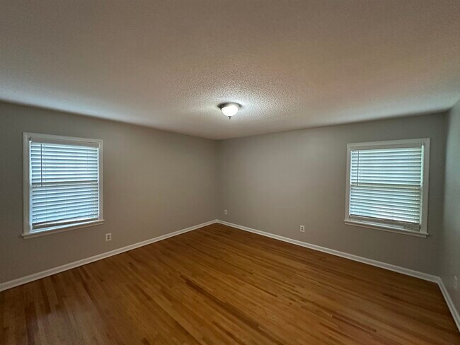 Building Photo - 8009 Farmington Blvd