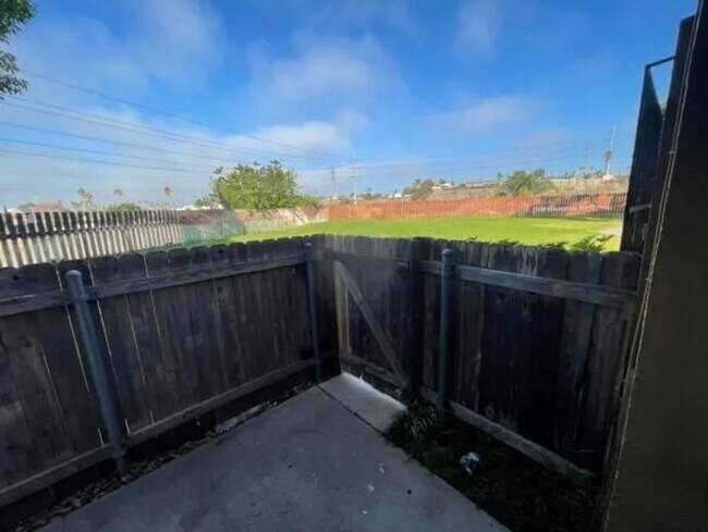 Building Photo - LOCATION & PRIVACY! Spacious 3 br Condo wi...
