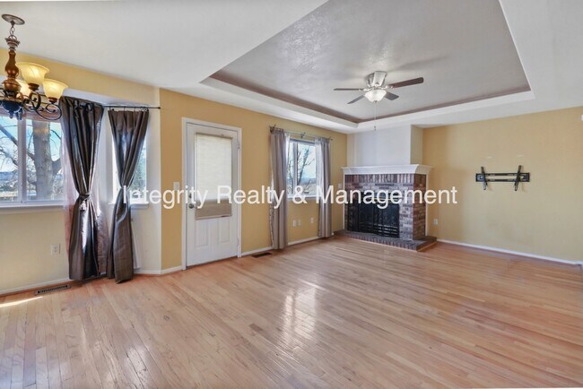 Building Photo - 4812 N Silverlace Dr