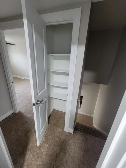 Building Photo - 482 Duane Terrace