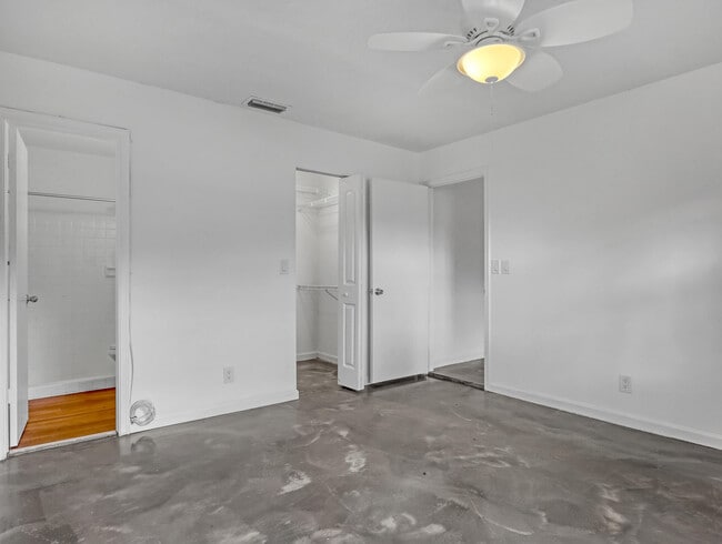 Building Photo - 9596 Richmond Cir