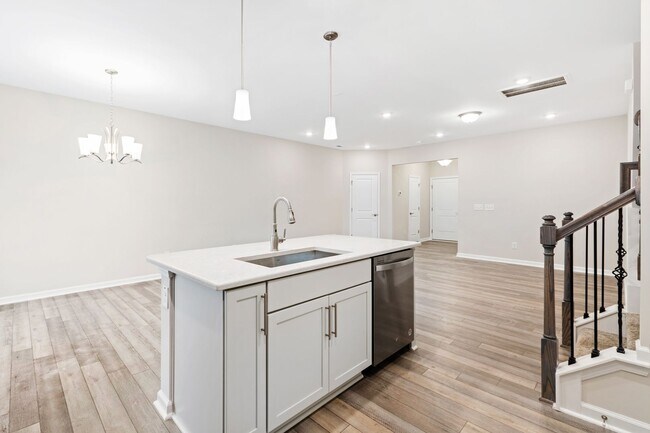 Building Photo - Modern & Charming 3-Bedroom Townhome in Durham!