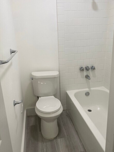 Building Photo - 10163 Guidy Ln