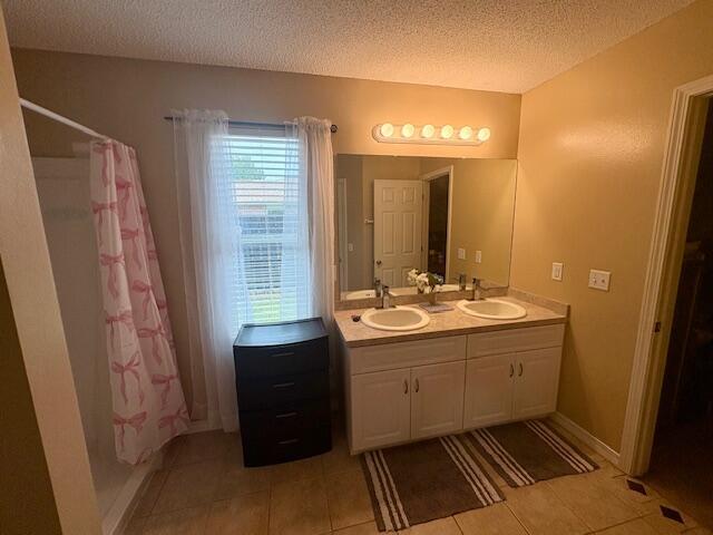 Building Photo - 1308 Jeffrine Dr