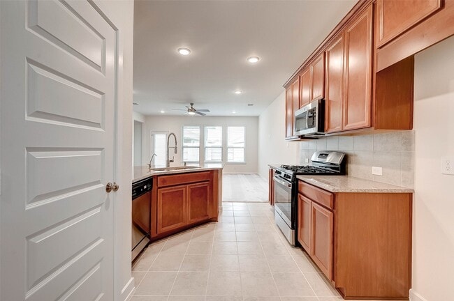 Building Photo - 18822 Fulvetta Haven Way
