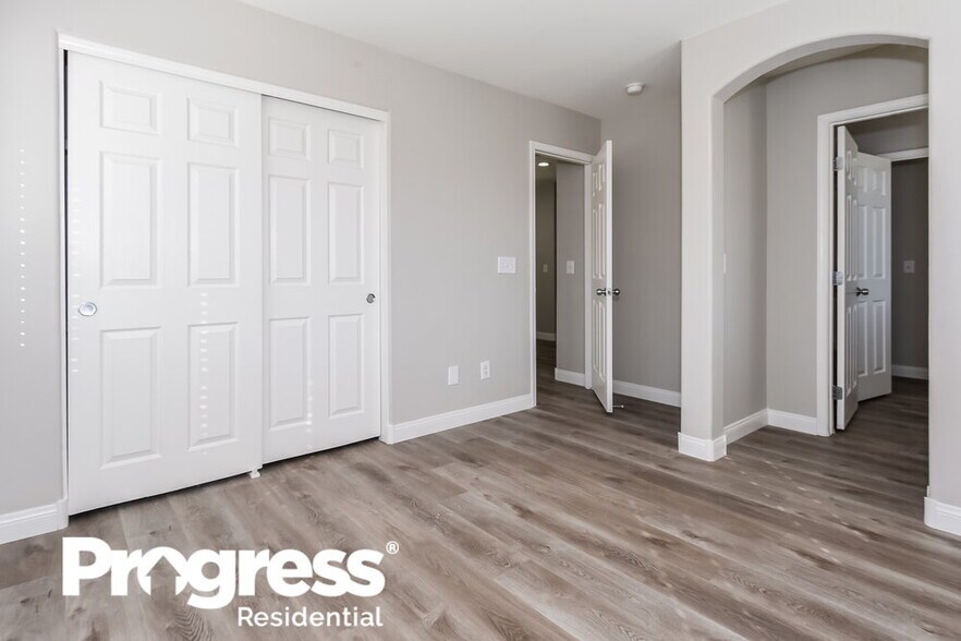 Building Photo - 10517 Silver Cholla Ct
