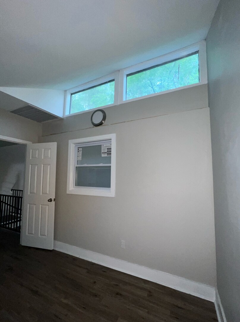 2nd floor bedroom - 3035 Huntleigh Dr