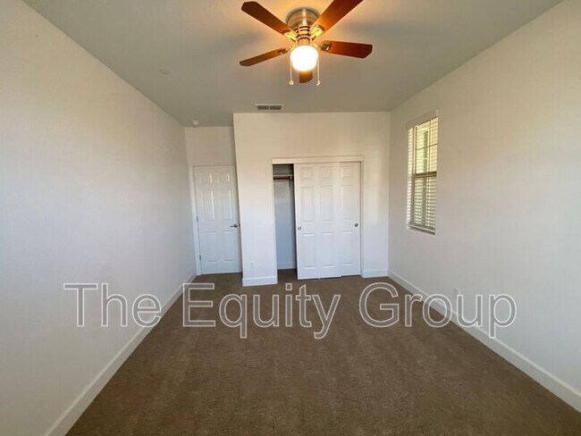Building Photo - 1415 West Tyler Ct