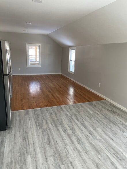 Building Photo - 38 Gerrard Ave