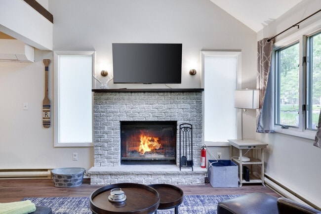 Building Photo - 141 Tommy's Ln