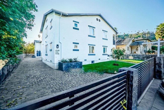 Primary Photo - 4 br, 4 bath Duplex - 4508 Esmeralda Stree...