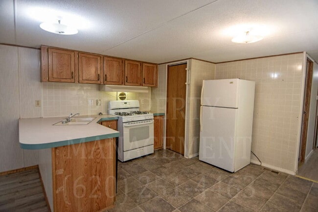 Building Photo - 3 Bedroom, 1 Bath
