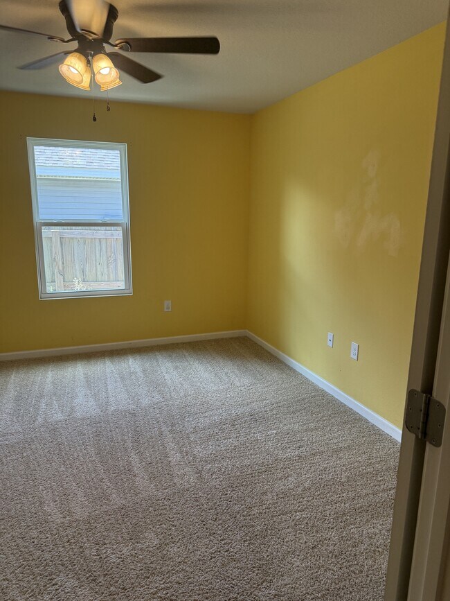 Building Photo - 5462 Peach Dr