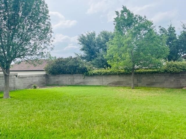 Building Photo - 3816 Winrock Dr