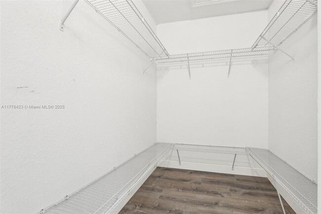 Building Photo - 2855 SE 15th Rd
