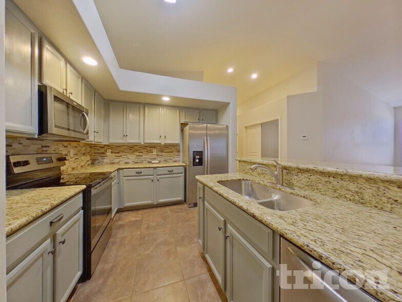 Building Photo - 20711 N Santa Cruz Dr