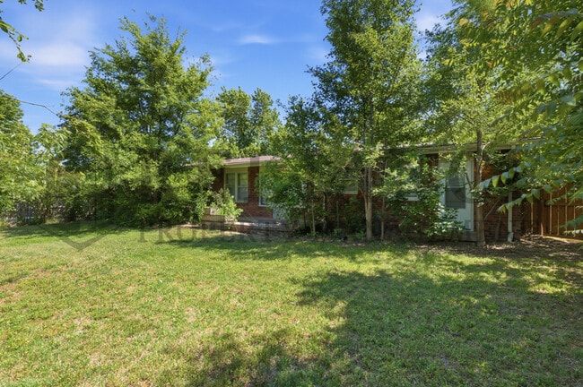Building Photo - 6216 E Orme St