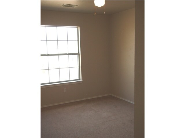 Building Photo - Nice Duplex in Round Rock