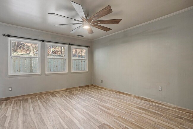 Building Photo - 602 Dylan Ct