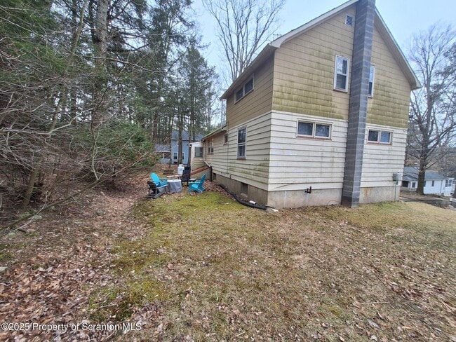 Building Photo - 114 Hillbilly Village