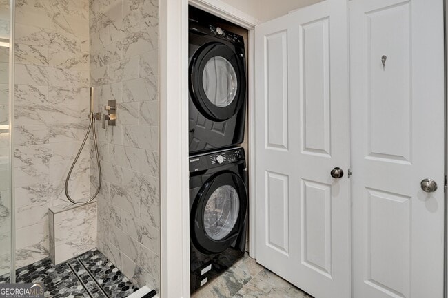 Building Photo - 1101 Juniper St NE