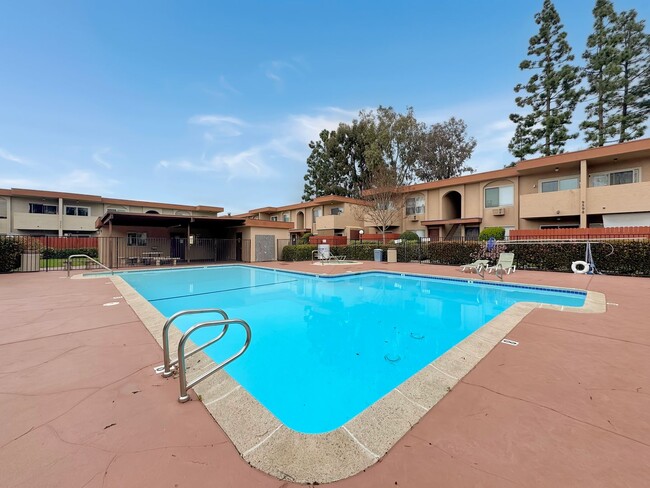 Building Photo - Great 2B/1BA Condo in Mira Mesa!