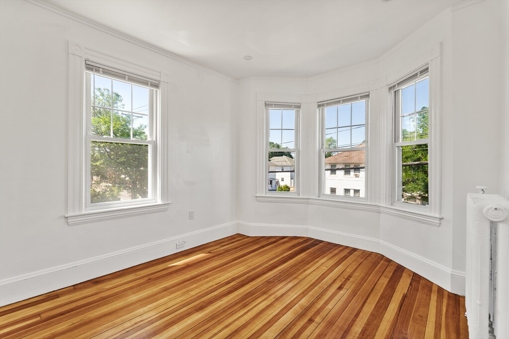 Building Photo - 279 E Squantum St