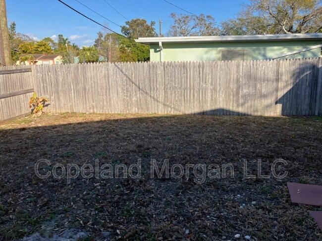 Building Photo - 2700 Miriam St S