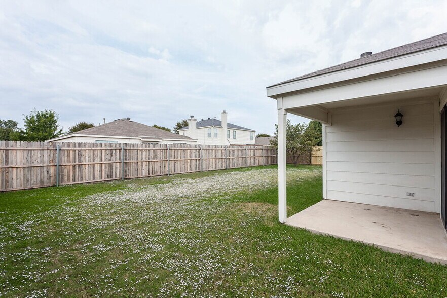 Building Photo - 1100 Greenbend Dr