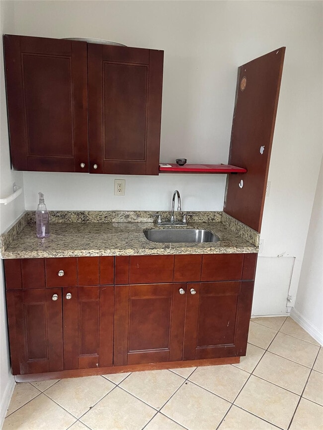 Building Photo - 8580 SW 23rd Pl