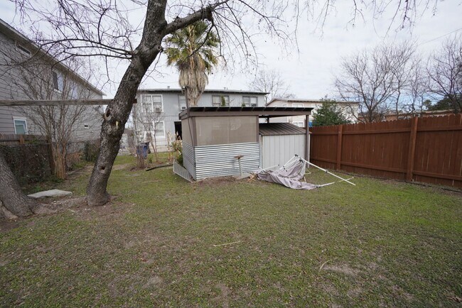 Building Photo - 424/426 Natalen